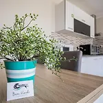 Furnaka Eco Village ゲストハウス ロウリニャン
