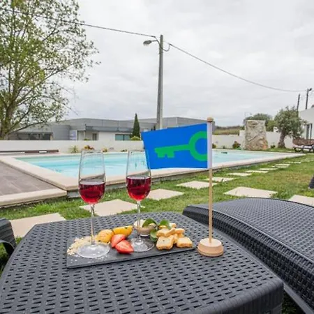 Πανσιόν Furnaka Eco Village *
